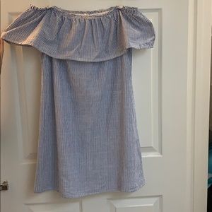 Pen station concept cute dress